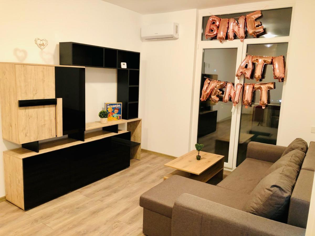 New And Modern Apartment Near Center At Vivalia Grand Temesvár Kültér fotó