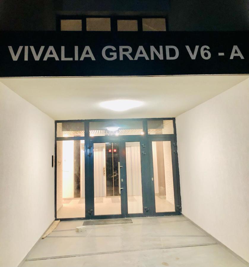 New And Modern Apartment Near Center At Vivalia Grand Temesvár Kültér fotó